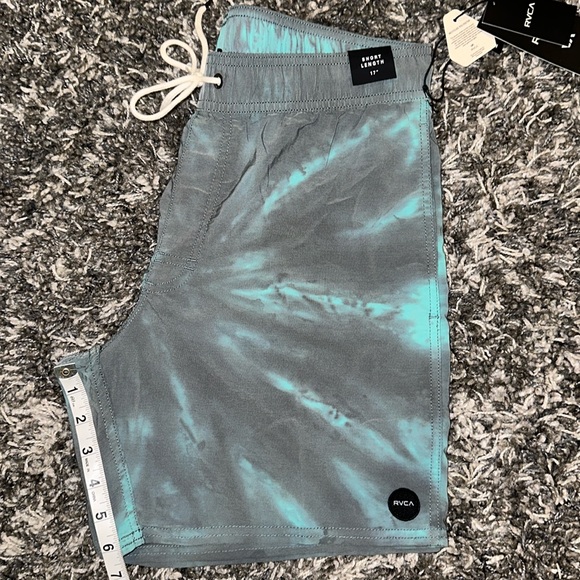 New RVCA VA Elastic Manic Shorts - Picture 6 of 12
